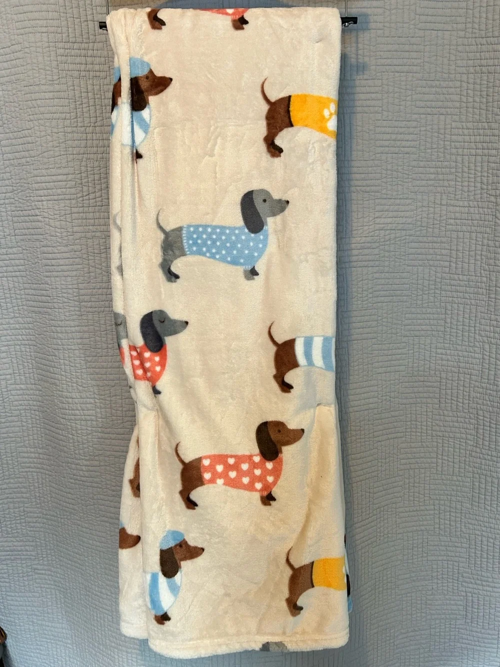 Cream Dachshund Print Plush Throw Blanket with Multicolor Doxies, 50X70